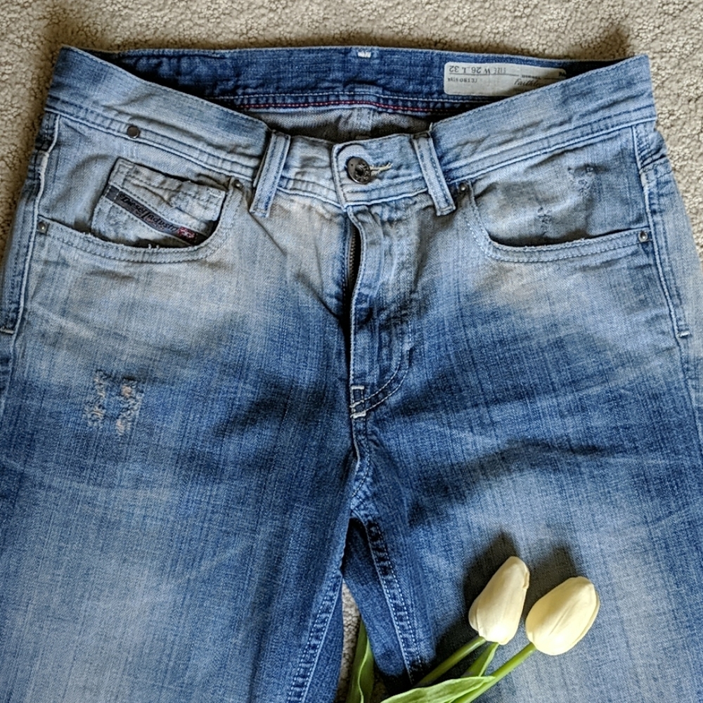 DIESEL - Faithlegg Straight Jeans - Picture 2 of 12